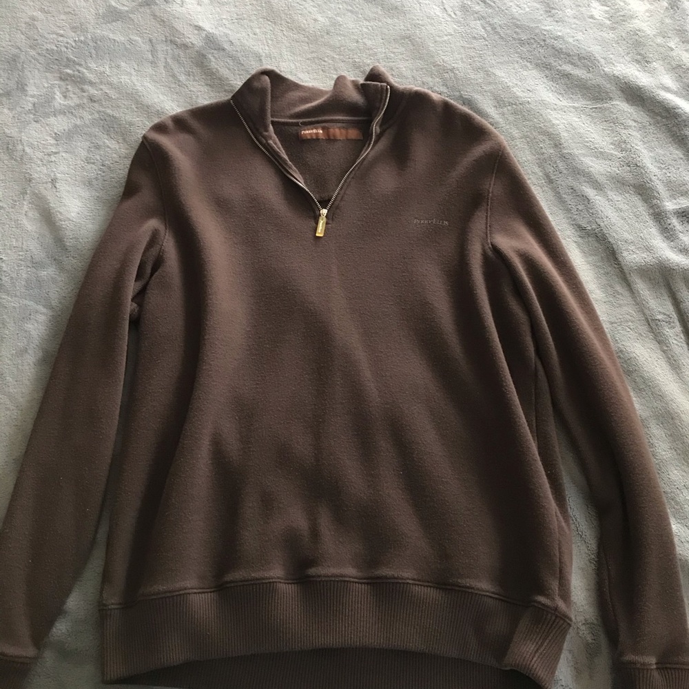 Men’s Perry Ellis Sweatshirt